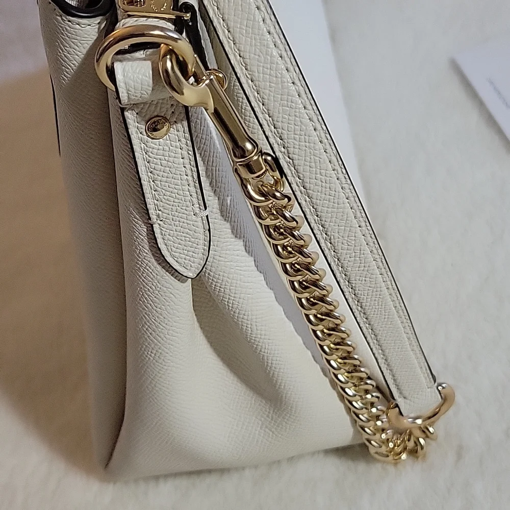 🌸HOST PICK🌸COACH MINI - LILLIE CARYALL BAG - Picture 12 of 16